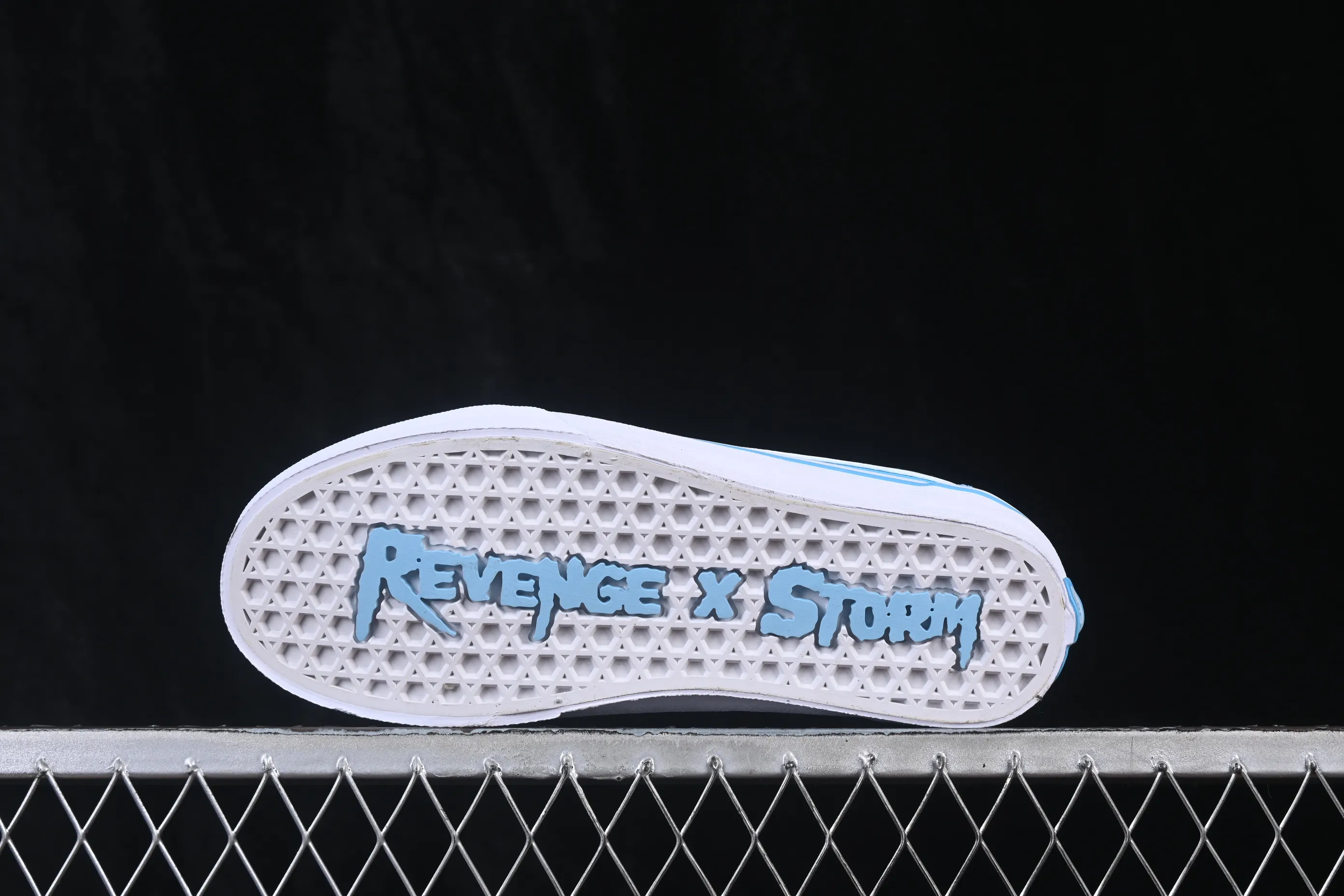 All categories Vans Vans series Vans Low Vans low-top Revenge x Storm Old Skool lightning joint low-top casual sneakers lake blue